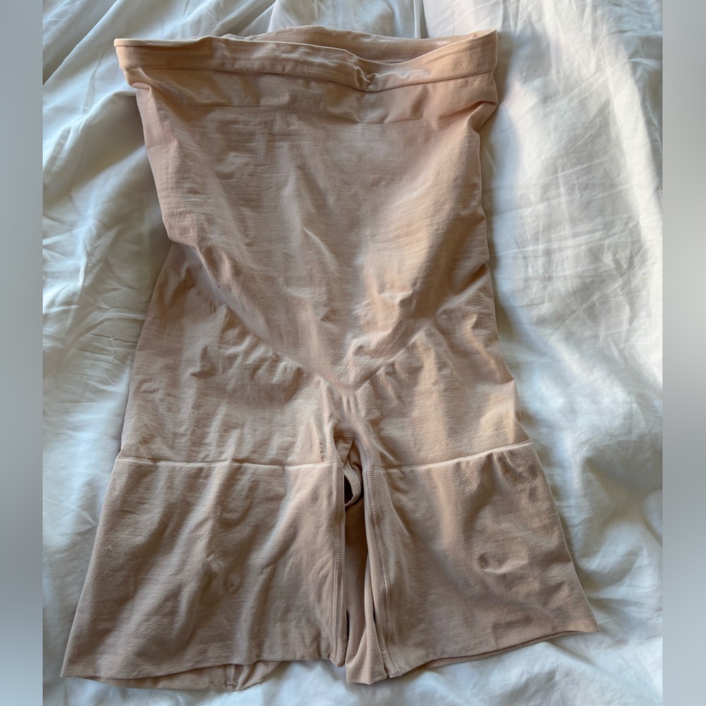 Spanx High Waisted Shapewear Shorts Tummy Control Plus Size 1X NWOT beige